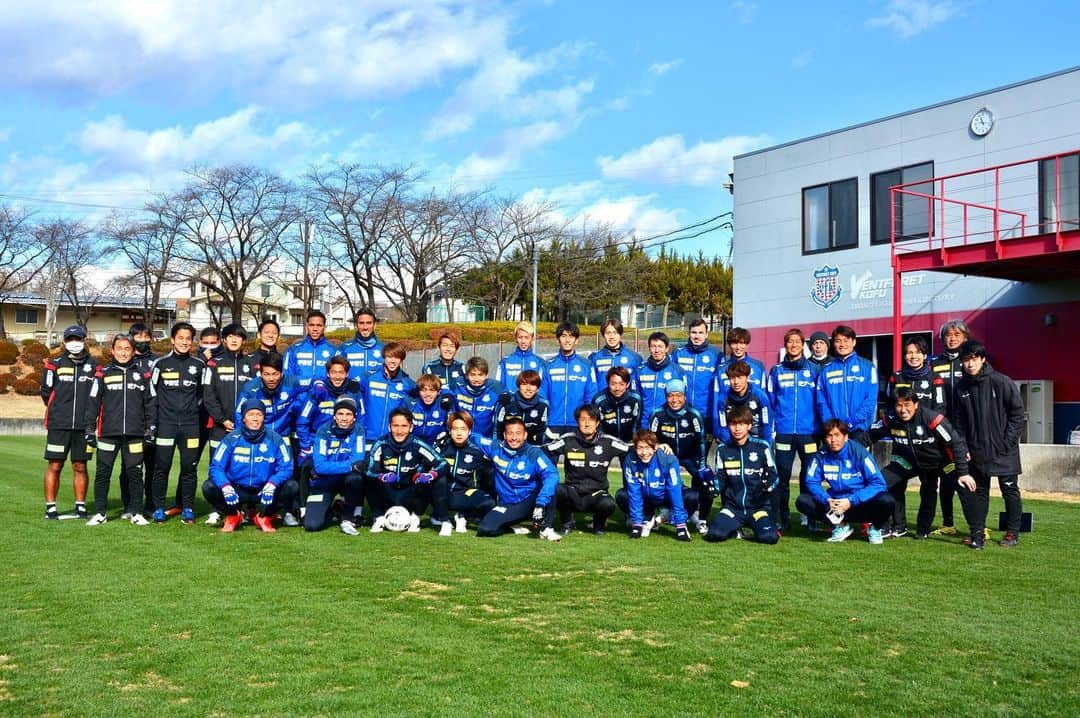 松田力のインスタグラム：「このメンバーでできるのもあと1試合‼︎ 全力で楽しんで勝ちに行こう。  #ヴァンフォーレ甲府 #ventforetkofu #jリーグ #jleague #松田力 #2020年」
