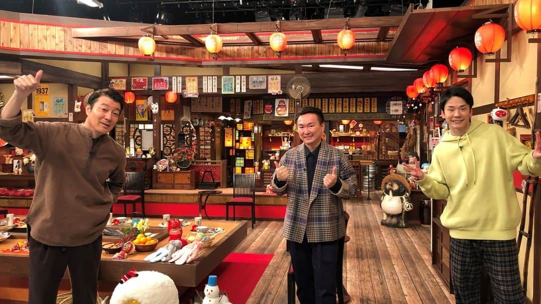のインスタグラム：「. かまいたちの「食」と「人生」を加藤浩次さんがネホリハホリ🔥🔥🔥すると、２人の超はずかしい㊙️過去が続々🤣🤣🤣今夜11時30分放送🌙✨TBS「人生最高レストラン」🍴 . . #tbs #人生最高レストラン #レストラン #サントリー #かまいたち #山内健司 #濱家隆一 #山内コース #芸人 #お笑い #大阪 #カレー #鍋  #インスタ #猫 #妻 #結婚 #加藤浩次 #島崎和歌子 #宇賀神メグ #ケンドーコバヤシ #グルメ #飯テロ #食テロ #料理 #レシピ #nationaldish #instafood #foodstagram」