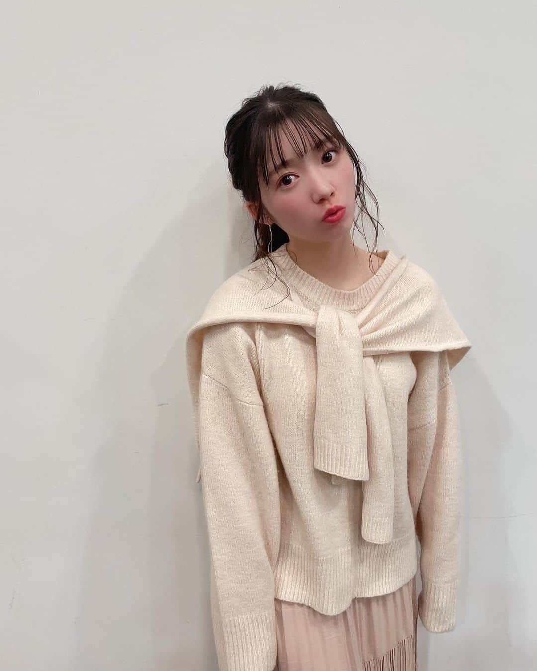 山岸理子さんのインスタグラム写真 - (山岸理子Instagram)「* 個別イベントありがとう✼̥୭*ˈ  今日は衣装が私服でした〜〜 ベージュの #ワントーンコーデ   また会いに来てね🤍  #tsubaki_factory #山岸理子 #私服 #個別イベント #ありがとう #明日も #飯田橋だよ〜 #なんと #明日は #制服 笑」12月19日 21時05分 - riko_yamagishi.official