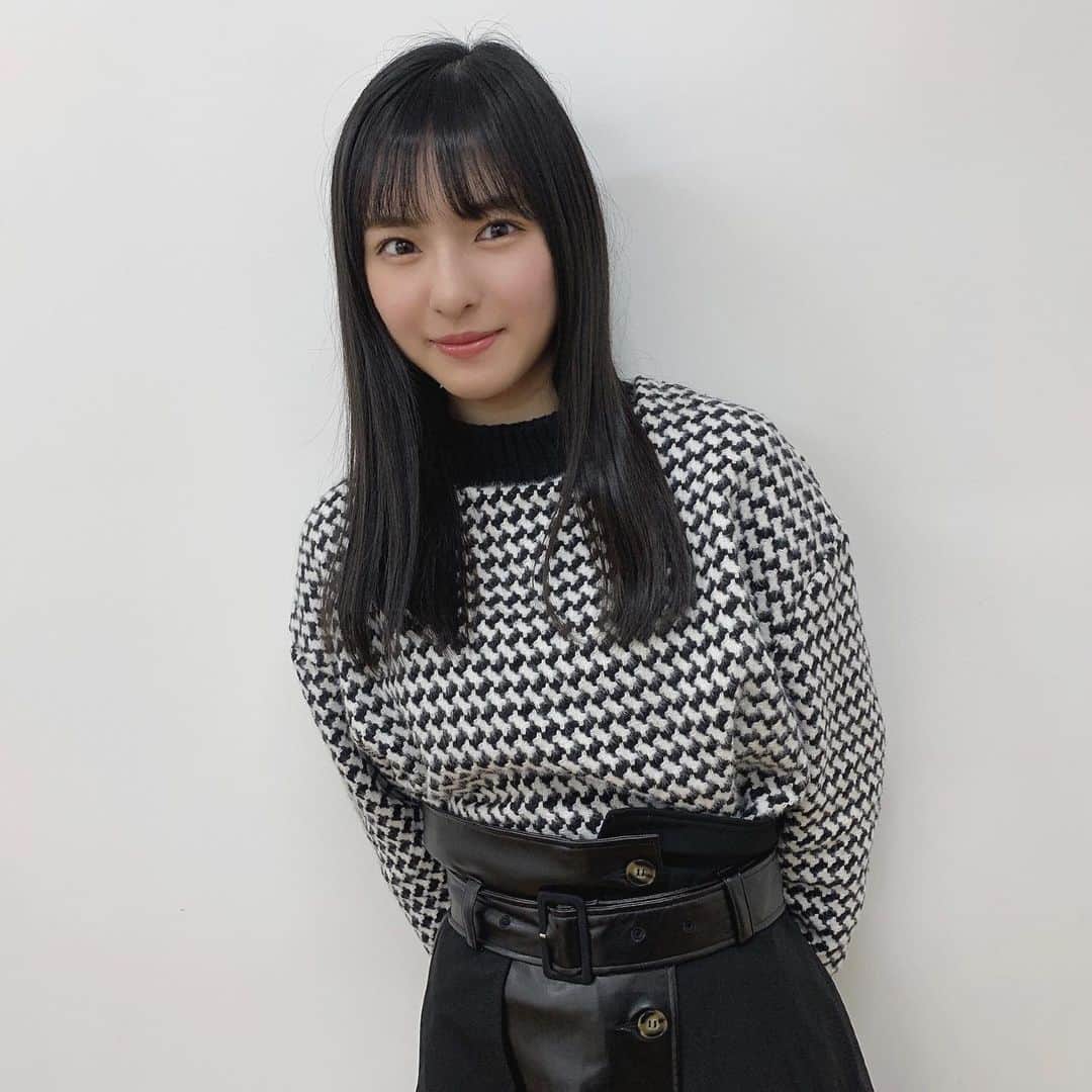 大塚七海のインスタグラム：「ㅤㅤㅤㅤㅤㅤㅤㅤㅤㅤㅤㅤㅤ 私服🖤🤍 tops.XOXO skirt.@andgeebee_official  ㅤㅤㅤㅤㅤㅤㅤㅤㅤㅤㅤㅤㅤ #ngtおしゃべり会 #モノトーンコーデ #私服 #ootd」
