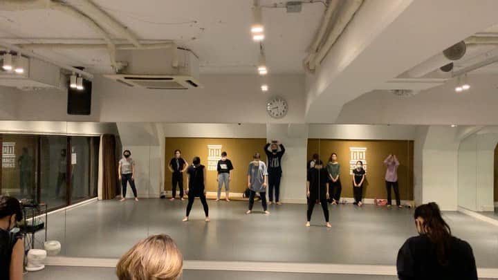 黒須洋壬のインスタグラム：「黒須洋嗣 JAZZ CLASS(sub) 2020.Dec.19 @danceworks_jpn  @xross #さよならの今日に  #あいみょん #mask #dance #jazzdance #tokyo #japan」