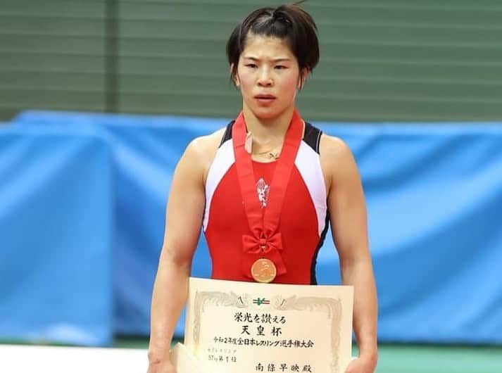 日本オリンピック委員会さんのインスタグラム写真 - (日本オリンピック委員会Instagram)「レスリングの全日本選手権第3日は19日、東京・駒沢体育館で計8階級が行われ、女子は57kg級で南條早映選手が2連覇し、59kg級は花井瑛絵選手が初優勝。68kg級は松雪成葉選手が72kg級の2017年大会以来3年ぶりの日本一になりました。 男子はグレコローマンスタイル55kg級で片桐大夢選手が3連覇し、63kg級で清水賢亮選手が初制覇。フリースタイルは74kg級で木下貴輪選手、79kg級で吉田隆起選手、86kg級で石黒隼士選手がいずれも初優勝しました。（写真：アフロスポーツ） . 🤼‍♀️All Japan Wrestling Championship 2020🤼‍♂️ . [Women's Free style -57kg] 🥇南條早映/Sae Nanjo . [Women's Free style -59kg] 🥇花井瑛絵/Akie Hanai . [Women's Free style -68kg] 🥇松雪成葉/Naruha Matsuyuki . [Men's Greco-Roman -55kg] 🥇片桐大夢/Hiromu Katagiri . [Men's Greco-Roman -63kg] 🥇清水賢亮/Kensuke Shimizu . [Men's Free style -74kg] 🥇木下貴輪/Kirin Kinoshita . [Men's Free style -79kg] 🥇吉田隆起/Ryuki Yoshida . [Men's Free style -86kg] 🥇石黒隼人/Hayato Ishiguro . #レスリング #Wrestling #がんばれニッポン #TEAMNIPPON #JapaneseOlympicCommittee #tokyo2020 . 📷AFLOSPORT」12月19日 21時17分 - teamjapanjoc