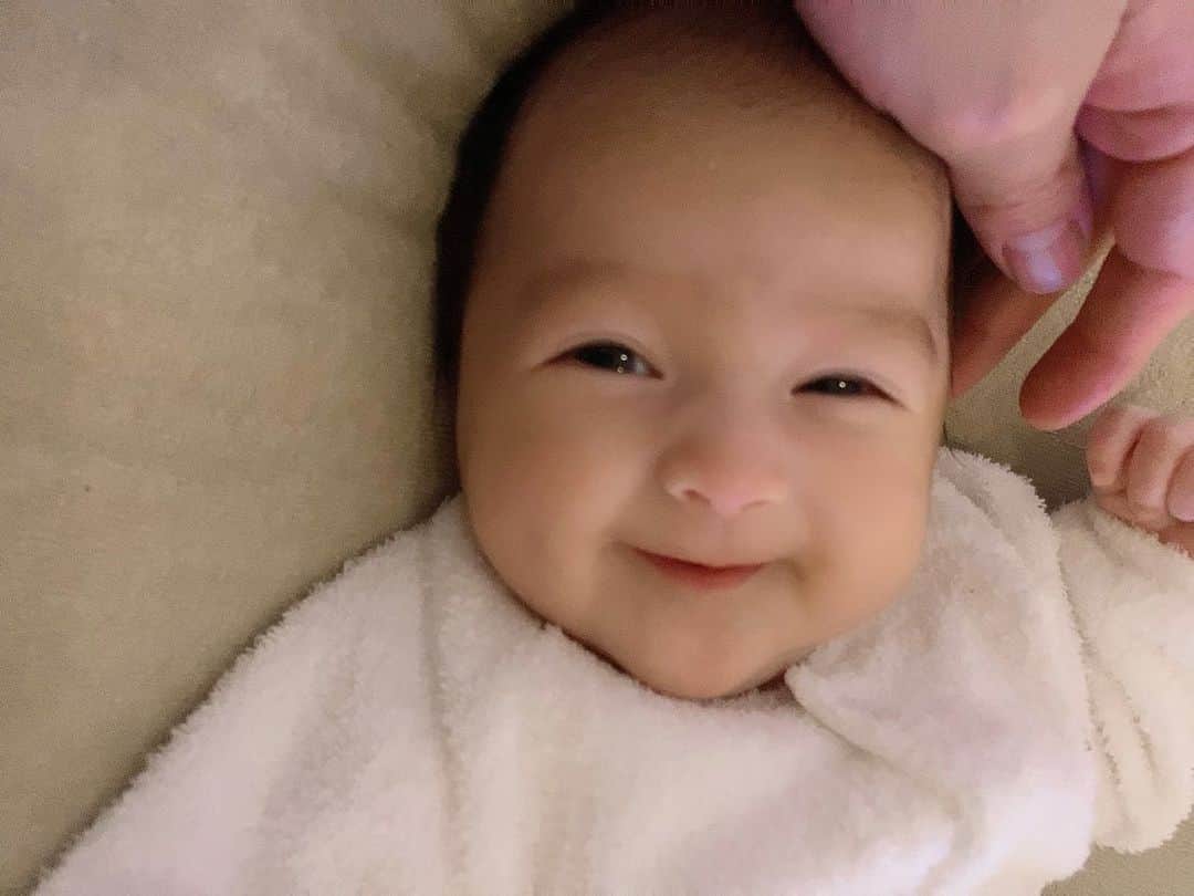 川崎希さんのインスタグラム写真 - (川崎希Instagram)「すごく笑顔😍😍😍  Photo by @alexanderfriends   #babygirl  #1monthold」12月19日 21時32分 - kawasakinozomi
