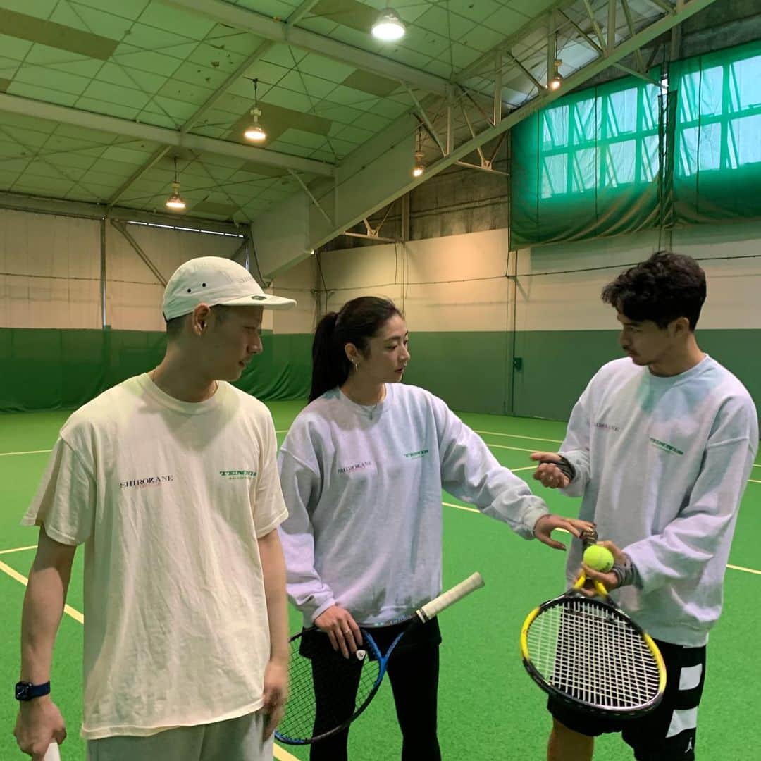 久保杏奈さんのインスタグラム写真 - (久保杏奈Instagram)「テニス部のオリジナルTシャツとロンTとスウェットが出来たんだー！😍 可愛いし動きやすいし最高🥰 明日も着る🎾😚 @omackiehouse @prpimpz  作ってくれてありがとうー♪  @shirokanesportsclub   #大人の部活#テニス部#テニス#テニスウェア#スポーツクラブ#shirokanetennisacademy #tennis#tennis🎾 #lovetennis」12月19日 21時35分 - ___iam_anna___