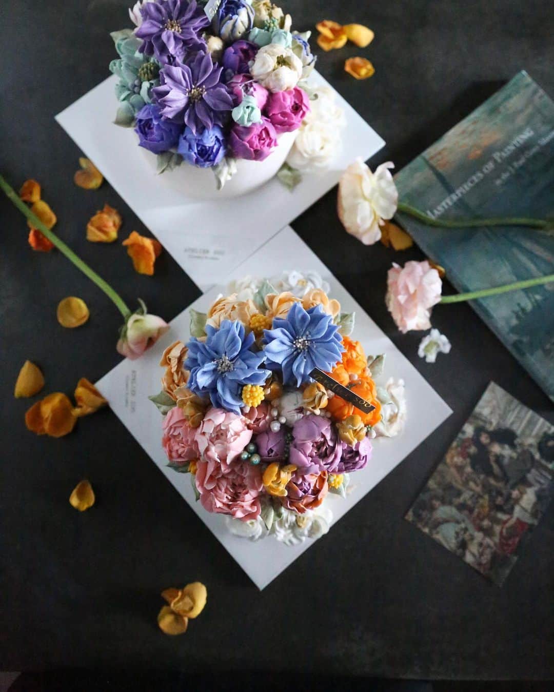 청담 수케이크 (atelier soo)さんのインスタグラム写真 - (청담 수케이크 (atelier soo)Instagram)「ㅡ 컬러를사랑하는반 파이핑심화반.sooclass ⚜️ 명화색감  ㅡ #flower #cake #flowercake #partycake #birthday #bouquet #buttercream #baking #wilton #weddingcake #쿠킹클래스 #cupcake ㅡ www.soocake.com vkscl_energy@naver.com」12月19日 21時46分 - soocake_ully