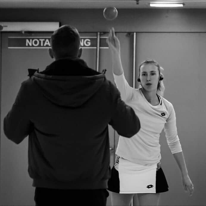 エリーゼ・メルテンスさんのインスタグラム写真 - (エリーゼ・メルテンスInstagram)「Focus 👀 Less than a month and tennis is back 🎾」12月19日 21時49分 - mertenselise