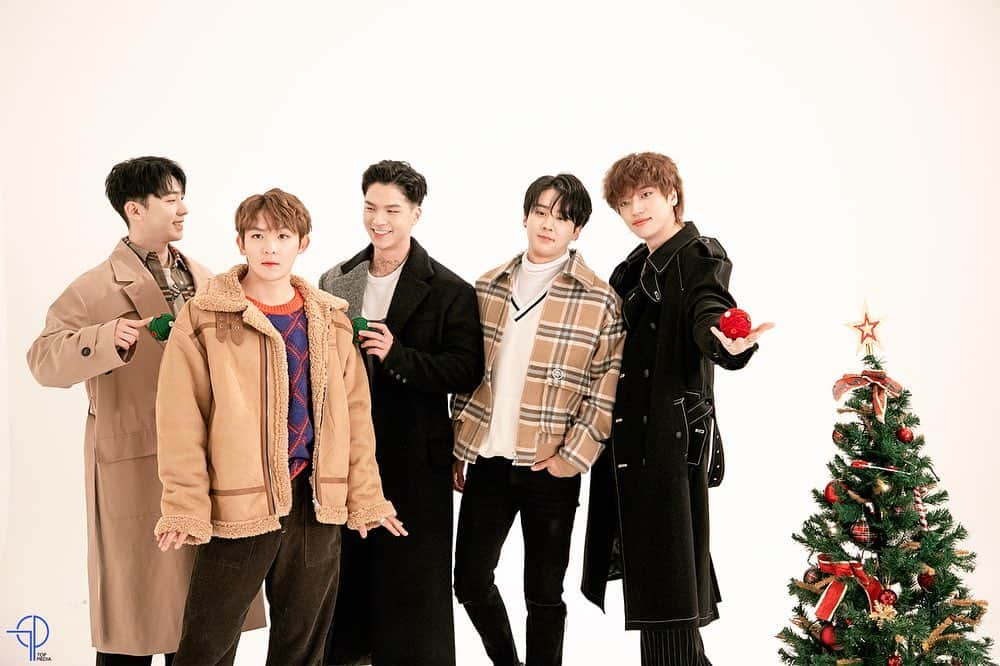 【公式】TEEN TOPさんのインスタグラム写真 - (【公式】TEEN TOPInstagram)「💜2020 ADVENT TEEN TOP 🗓💜 ⠀ 12월의 틴타비들🎄 ⠀ #틴탑 #TEENTOP」12月19日 22時00分 - official_teentop