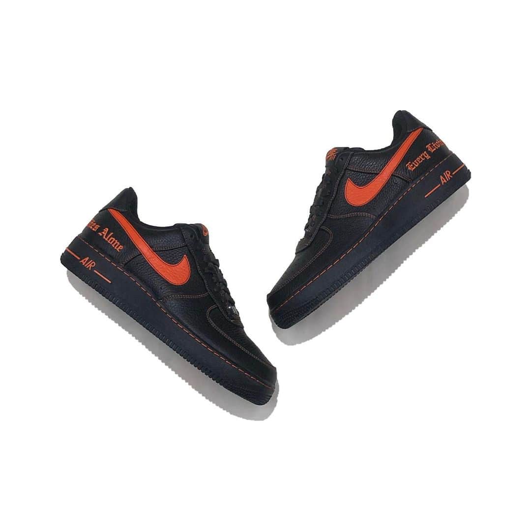 のインスタグラム：「【New Arrival】 《NIKE》×《VLONE》 "AIR FORCE 1 LOW VLONE AA5360-001"  Condition：S  ㅤㅤㅤㅤㅤㅤㅤㅤㅤㅤㅤㅤㅤㅤㅤㅤㅤㅤㅤㅤㅤㅤ ㅤㅤㅤㅤㅤㅤㅤㅤㅤㅤㅤㅤㅤㅤㅤㅤㅤㅤㅤㅤㅤ #rinkan #nike #vlone ㅤㅤㅤㅤㅤㅤㅤㅤㅤㅤ ㅤㅤㅤㅤㅤㅤㅤㅤㅤㅤㅤㅤㅤㅤㅤㅤㅤㅤㅤㅤㅤㅤ  You can use wechat or paypal for payment. International shipping is available. Please contact us though DM. ㅤㅤㅤㅤㅤㅤㅤㅤㅤㅤㅤㅤㅤㅤㅤㅤㅤㅤㅤㅤㅤㅤ  您可以使用微信或支付宝付款。 可提供国际运输。 请通过DM联系我们。 ㅤㅤㅤㅤㅤㅤㅤㅤㅤㅤㅤㅤㅤㅤㅤㅤㅤㅤㅤㅤㅤㅤ  สำหรับรายละเอียดและรายการที่ระบุไว้ สนใจกรุณาติดต่อทางDM หรือส่งข้อความมาได้ครับ ขอบคุณครับ ㅤㅤㅤㅤㅤㅤㅤㅤㅤㅤㅤㅤ ※お買取も行っております。 We can buy your items. ㅤㅤㅤㅤㅤㅤㅤㅤㅤㅤㅤㅤㅤㅤㅤㅤㅤㅤㅤㅤㅤㅤ  Please contact us by DM 📩 ㅤㅤㅤㅤㅤㅤㅤㅤㅤㅤㅤㅤㅤㅤㅤㅤㅤㅤㅤㅤㅤㅤ ㅤㅤㅤㅤㅤㅤㅤㅤㅤㅤㅤㅤㅤㅤㅤㅤㅤㅤㅤㅤㅤㅤ 〈RINKAN SHIBUYA〉 TEL：03-5458-3050 LINE ID：rinkanshibuya」