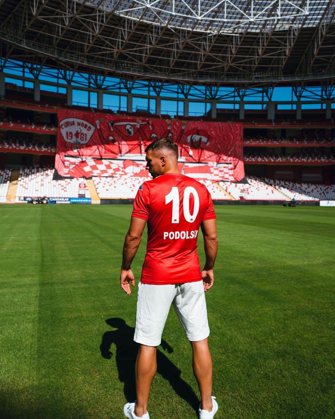 ルーカス ポドルスキさんのインスタグラム写真 ルーカス ポドルスキinstagram We Re On A Good Way But There Is Still Room For Improvement Together We Ll Fight For The Upcoming Games Let S Show Them That Potential Team Fight Antalya