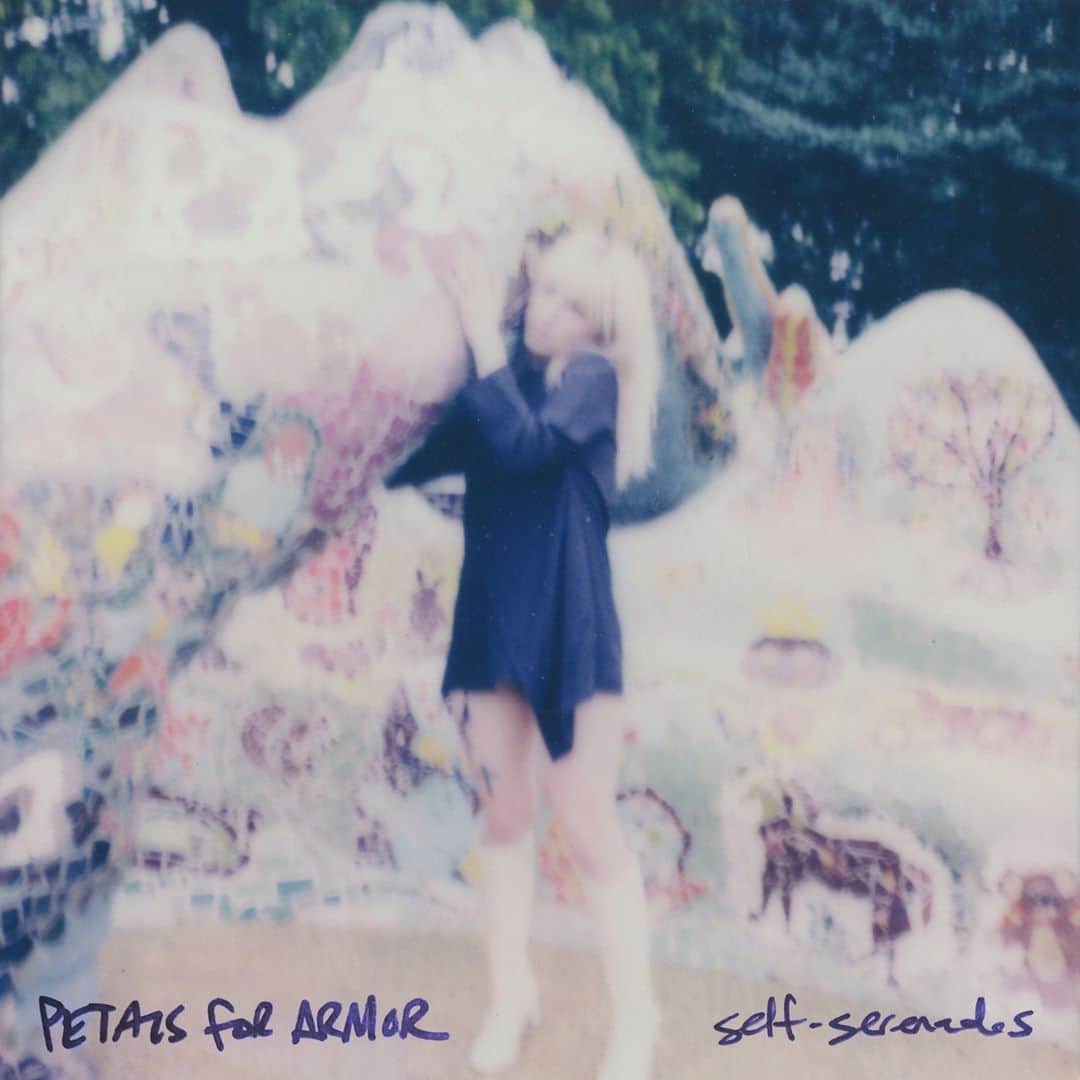 のインスタグラム：「ParamoreのHayley Williamsが新EP「Self-Serenades」をリリース #bfmstaffpick」