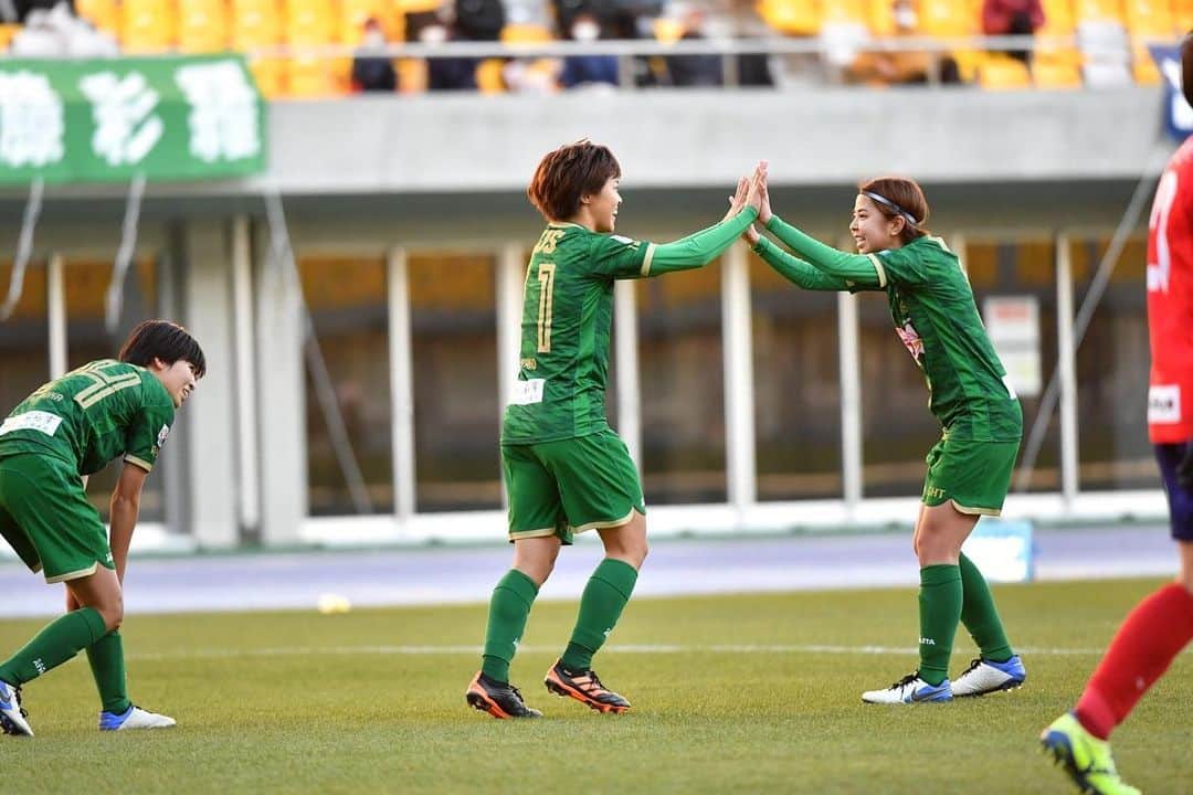 のインスタグラム：「5-0✨ . 切り替えて頑張ります💪 準決勝も応援よろしくお願いします📣 . #皇后杯 #日テレ東京ヴェルディベレーザ」