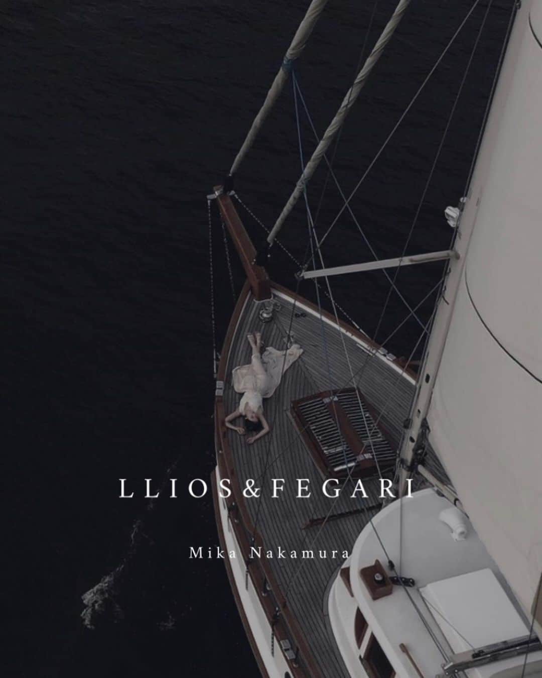 島野ミキのインスタグラム：「・ ・ スタイルブック"LLIOS&FEGARI" @mikapu0519 のStylebookが発売スタート❤️😍 【ご購入特典】 ・先着200名様にサイン入りBOOKをお届け♡ ・ご購入者様限定、特典ムービー付き♡ ・ご購入者様全員にジュエリーポーチプレゼント♡ 128Pハードカバー仕様　B5サイズ 2,400yenになります！ 発送は12/22より準備行います。 （スタイルブックと他の商品をご購入の場合も 同梱で12/22より発送になりますので ご了承ください） ・ ・ ・ 《目次》 1.WORK プロデュースブランドの紹介、ファッションページ、 ファンの皆様が投稿してくださった写真の紹介、 SNSについて、画像加工やアプリについてなどご紹介しています。  2.BEAUTY ヘアメイク監修のメイク、人気サロンのヘアスタイル紹介 スキンケア、ボディケア、ネイルのご紹介など。  3.TRAVEL 今まで旅した中から厳選したオススメな場所をご紹介。  4.WEDDING 国内外の結婚式の写真や、思い出話などをご紹介しています。  5.HOME/GRAMMY インテリアのご紹介、愛犬の写真をご紹介しています。  6.COOKNG おもてなしに映えるレシピ、７品をご紹介。最後にメッセージを掲載しています。 ・ ・ ・ ・ 【店舗販売につきまして】 12/23より、 代官山蔦屋 （スタバの横辺りに設置される予定です） ネイルサロン@nailsalon_factorygirl  （予約のお客様のみご購入可能です） での販売がスタート致します。 ・ ・ ・ 今回私は有難い事に表紙を担当させて頂きました😭🙏 表紙以外にも私が撮影させてもらった作品を たくさん載せてもらっています🥺✨ みかぷーはもちろのこと私にとっても思い入れのある 1冊になっております…♡ みかぷーの事を知ってる方も知らない方も これを機に是非是非手にとってみてください☺️💕 ・ ・ #仲村美香#スタイルブック#stylebook #StyleBook#MIKANAKAMURA#中村美香#写真集#sexy#Book#camera#Photo#写真好きな人と繋がりたい#カメラマン#表紙#撮影#shooting#オシャレ#ファインダー越しの私の世界#カメラ女子#work#TSUTAYA#発売#発売おめでとう#sea#beach#海#Bikini#船」