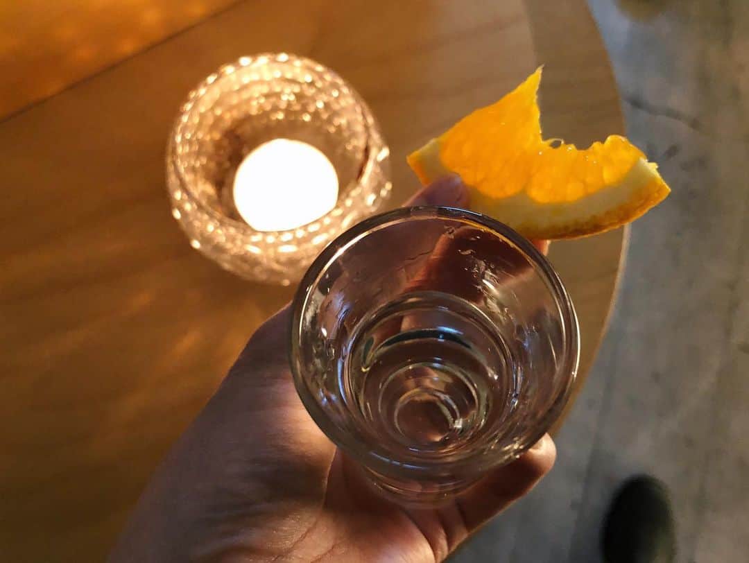 水戸悠夏子さんのインスタグラム写真 - (水戸悠夏子Instagram)「メスカル！初めて飲みました。とっても面白い。ショットでするする飲めるこの感じ、危険。（美味しい）#mezcal#tadayoi#漂#yomise#世見世#新潟#古町」12月19日 22時10分 - mitoyukako