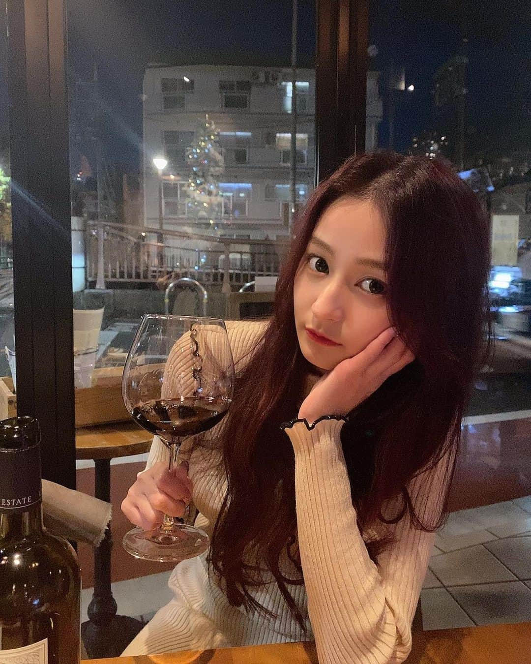 長澤茉里奈さんのインスタグラム写真 - (長澤茉里奈Instagram)「ワインを飲んだ日🍷 締めは妹の働くコンカフェ🐶」12月19日 22時14分 - marinanagasawa1008