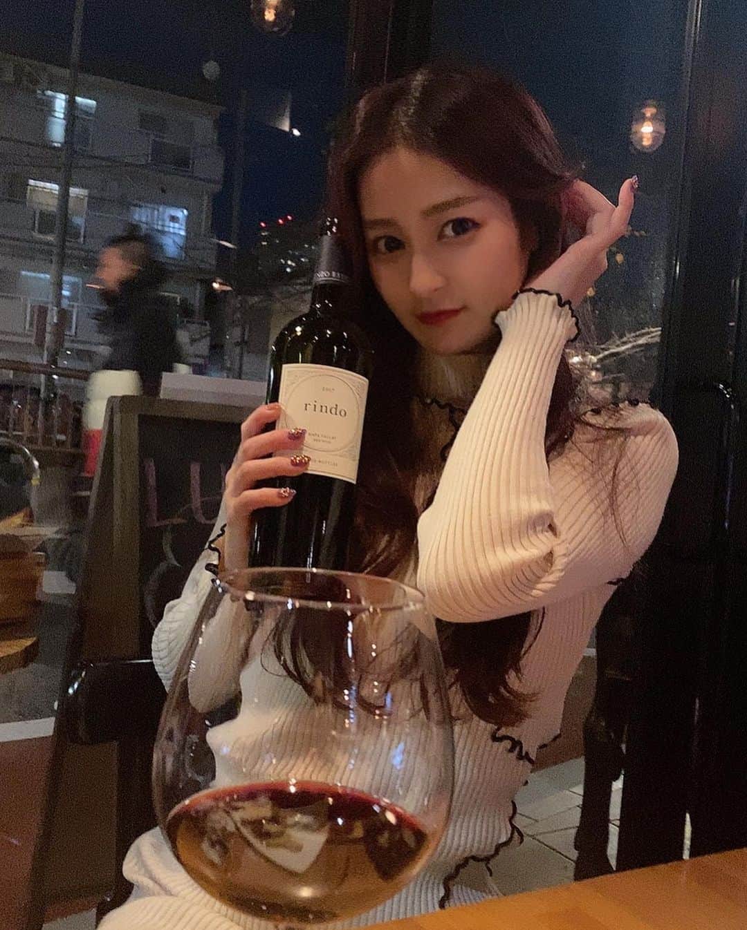 長澤茉里奈さんのインスタグラム写真 - (長澤茉里奈Instagram)「ワインを飲んだ日🍷 締めは妹の働くコンカフェ🐶」12月19日 22時14分 - marinanagasawa1008