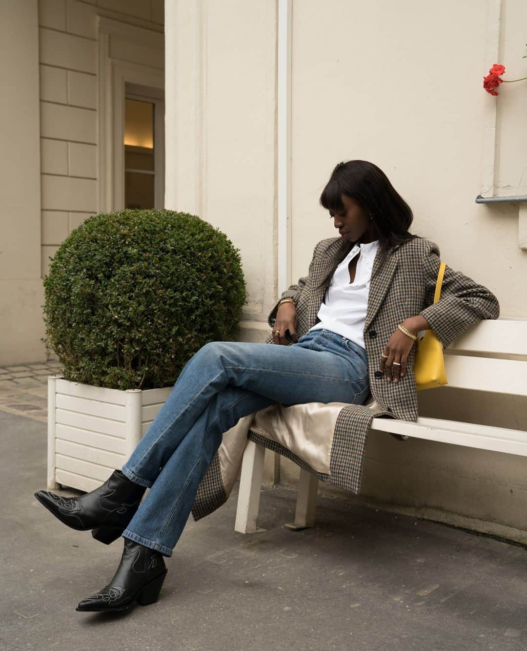 ポール&ジョーさんのインスタグラム写真 - (ポール&ジョーInstagram)「Waiting for 2020 to end be like.. 🙃🤞 The gorgeous @emmanuellek_ wearing our EMILIO blouse, DENVERS jeans, GALANT coat and ELODIE boots 😻 - Photo by @cynthialinhon - #PaulandJoe #TribuPJ #AW20 #FW20 #Coat #Shirt #Jeans #Fashion」12月19日 22時21分 - paulandjoeparis