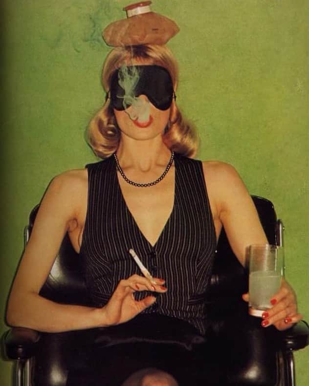 プロエンザスクーラーのインスタグラム：「2020, out of office Helmut Newton, 1973」