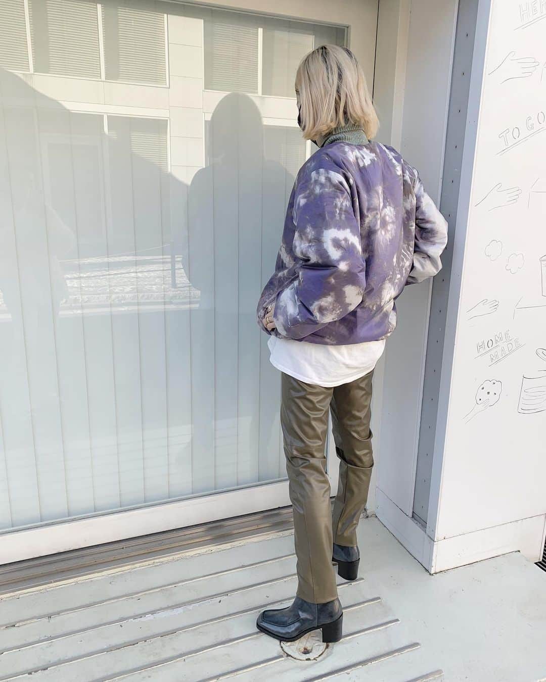 nanako itoのインスタグラム：「絶妙な色味のbootsで気に入っている👢」
