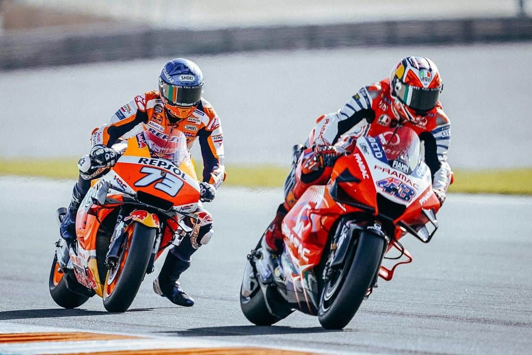 レプソル・ホンダのインスタグラム：「#TheYearThatWas - #EuropeanGP ⠀⠀⠀⠀⠀⠀⠀⠀⠀ Although it ended without reward, @alexmarquez73 once again showed how he had grown throughout the season with a strong ride. For @stefanbradl6 it was another race in the points, and another race proving his speed」