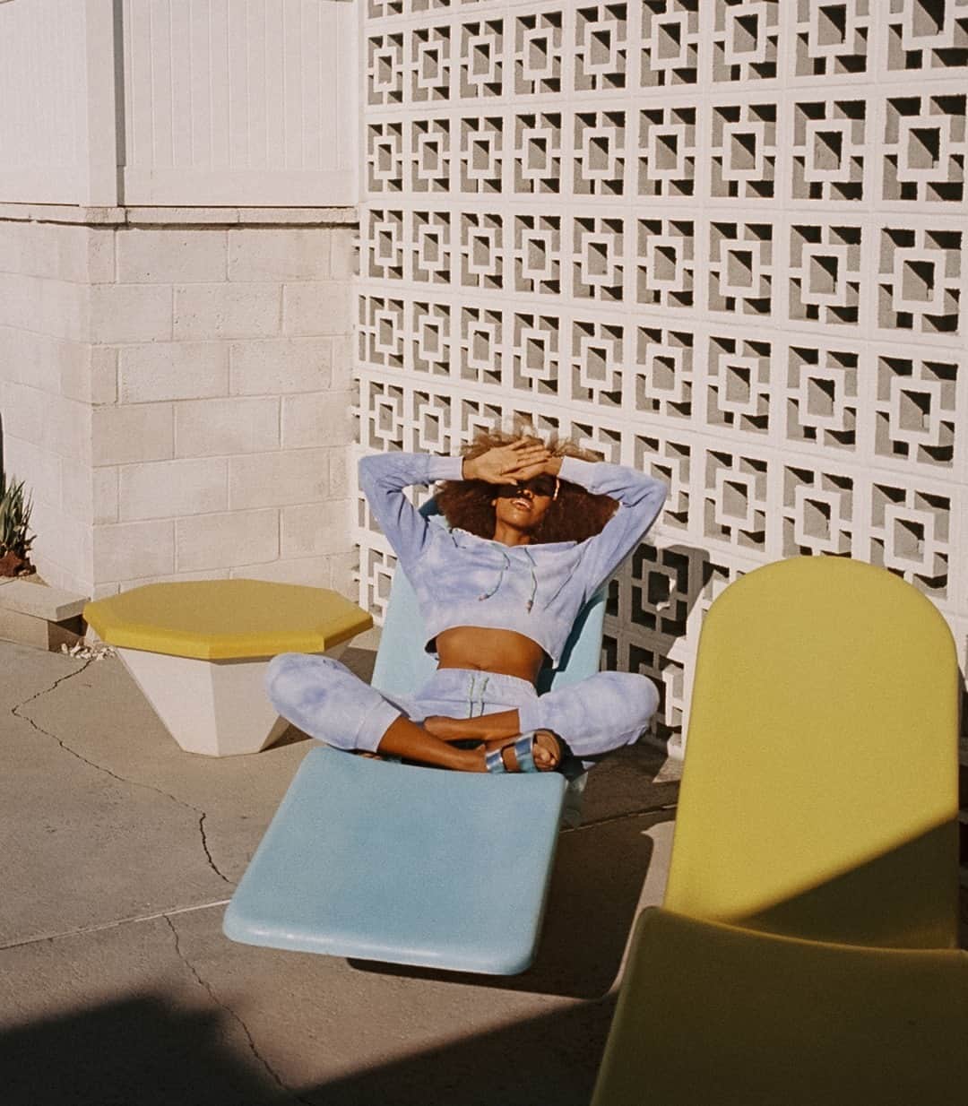 ダニジョーのインスタグラム：「Here comes the sun ☀️」