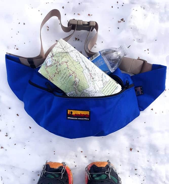 ブルックリンインダストリーズのインスタグラム：「The Multi Waistpack, the perfect size  for a snowy day hike. #brooklynindustries #liveworkcreate #nynjtc」