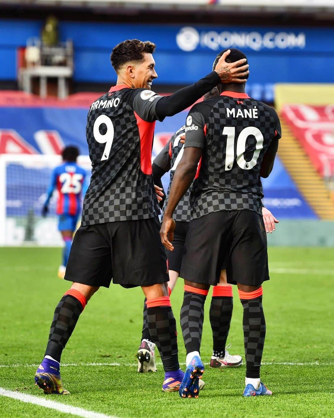 リヴァプールFCさんのインスタグラム写真 - (リヴァプールFCInstagram)「What a first-half of footy 🤩 Let’s keep it going, boys! 👊 #LFC #LiverpoolFC #Liverpool」12月19日 22時35分 - liverpoolfc