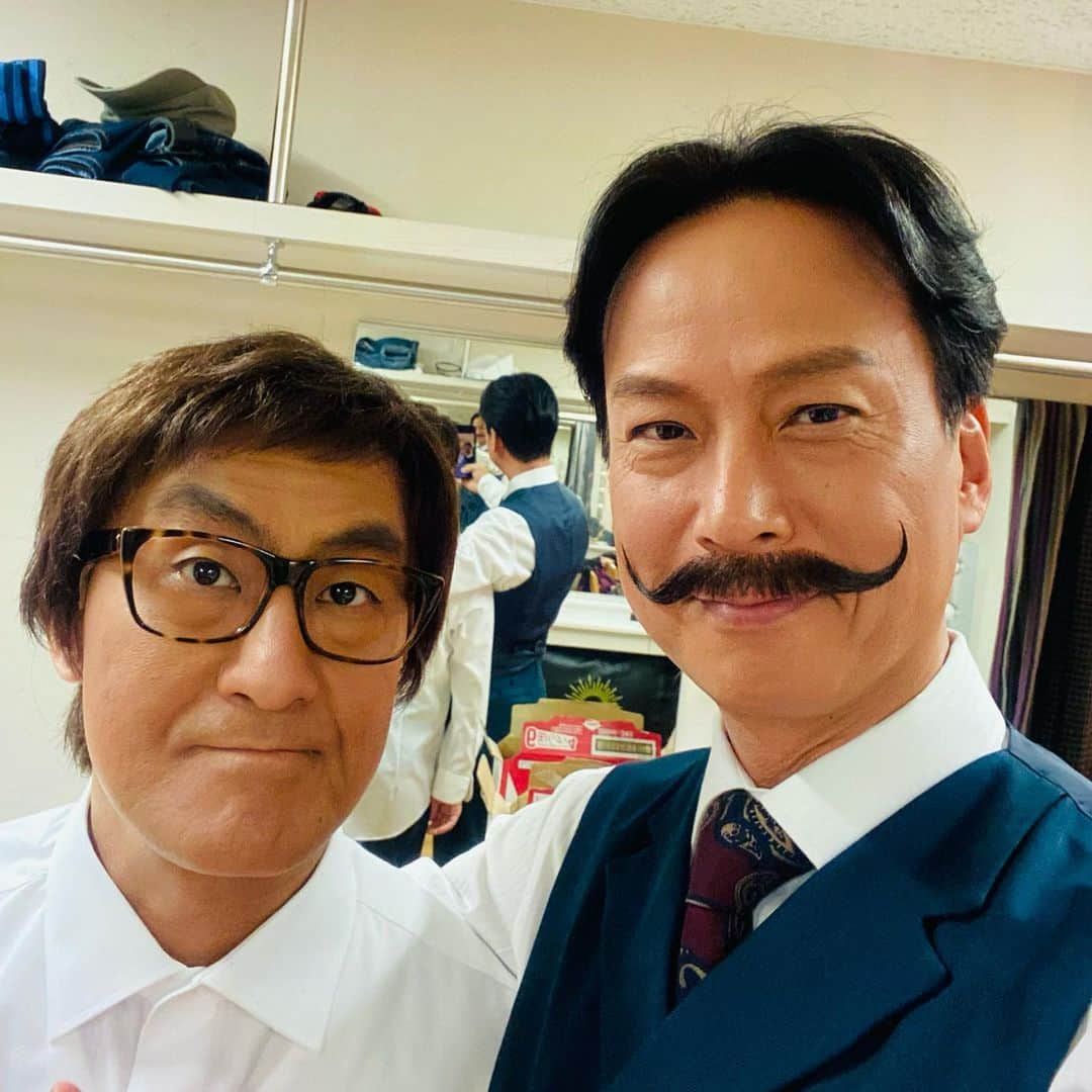 椎名桔平さんのインスタグラム写真 - (椎名桔平Instagram)「#オリエント急行殺人事件 #粟根まこと #ラチェット#アーバスノット大佐 同い年だけど、いつも頼りにさせてもらってます。 全く違う二役を素敵に演じ分けるスゴイ役者。^_^」12月19日 22時36分 - kippeishiina