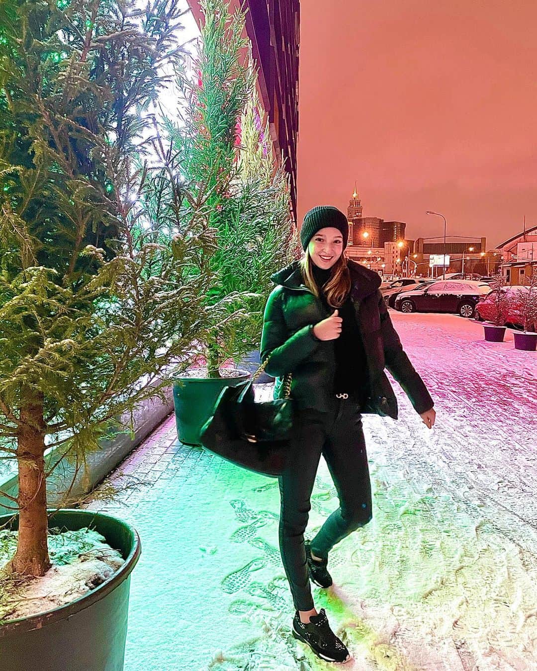 マリア・ソツコワのインスタグラム：「🎄🎁✨」