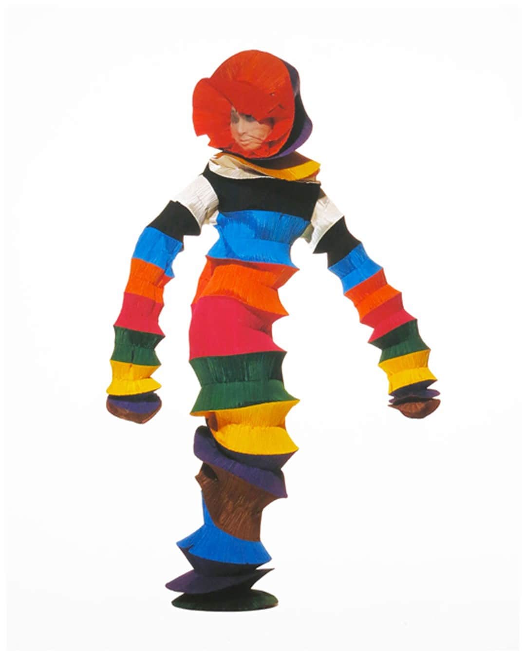 エルエヌシーシーのインスタグラム：「LN-CC Inspiration: Issey Miyake's Flying Saucer Dress photographed by Irving Penn, 1994」