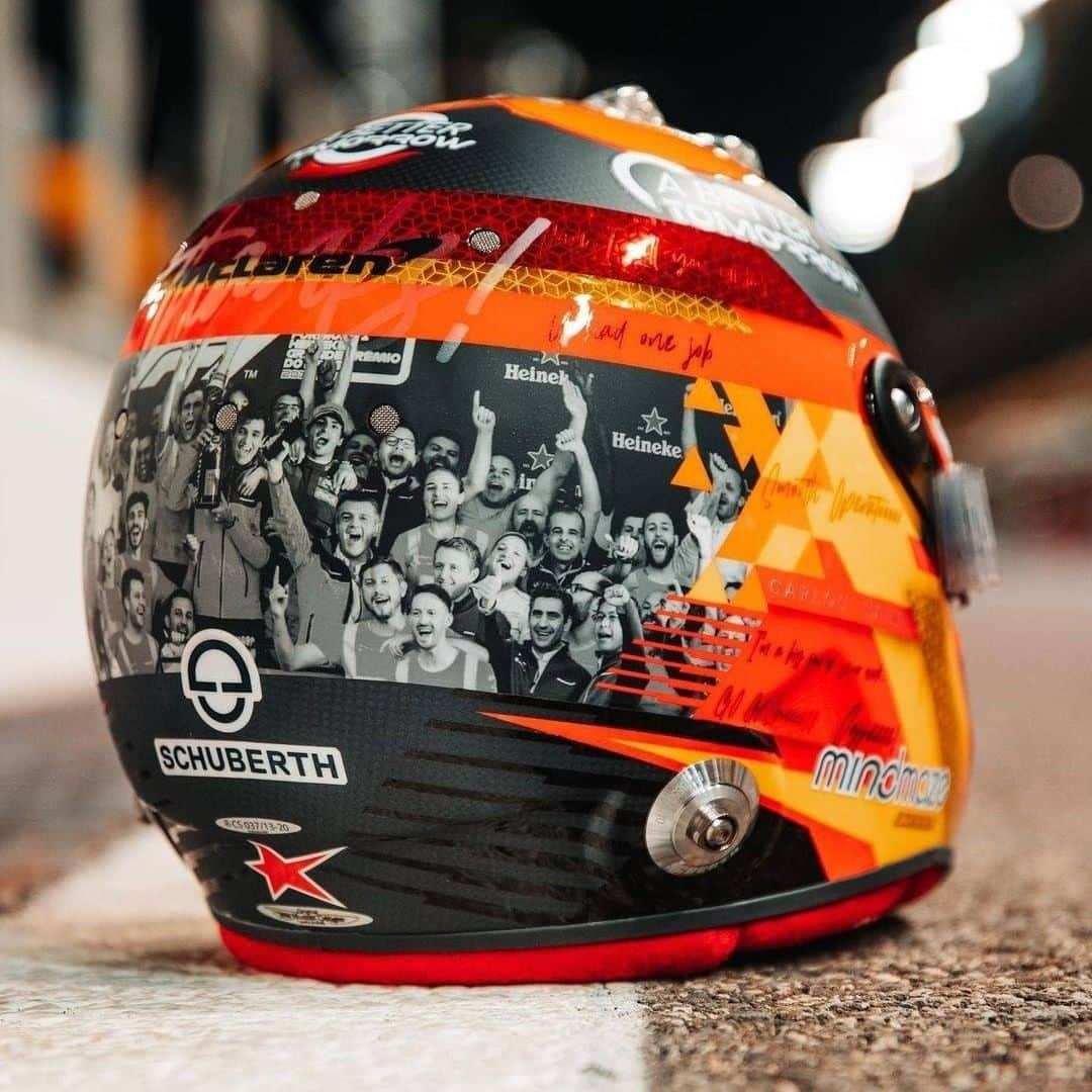 F1さんのインスタグラム写真 - (F1Instagram)「Which one was your favourite? 😍  The final race of the season saw many incredible helmet designs including Romain Grosjean's. Although he missed the Abu Dhabi Grand Prix, the helmet created by his children for his final F1 race is far too beautiful to not be included!  #F1 #Formula1 #Motorsports #AbuDhabiGP」12月16日 1時43分 - f1