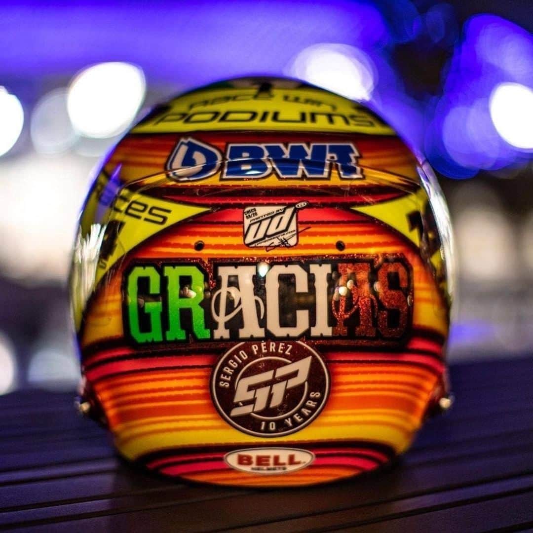 F1さんのインスタグラム写真 - (F1Instagram)「Which one was your favourite? 😍  The final race of the season saw many incredible helmet designs including Romain Grosjean's. Although he missed the Abu Dhabi Grand Prix, the helmet created by his children for his final F1 race is far too beautiful to not be included!  #F1 #Formula1 #Motorsports #AbuDhabiGP」12月16日 1時43分 - f1