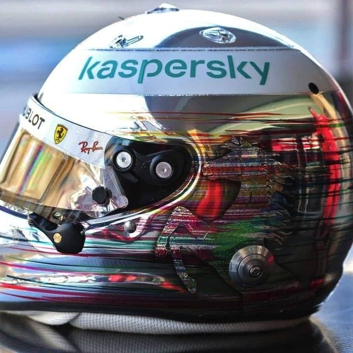 F1さんのインスタグラム写真 - (F1Instagram)「Which one was your favourite? 😍  The final race of the season saw many incredible helmet designs including Romain Grosjean's. Although he missed the Abu Dhabi Grand Prix, the helmet created by his children for his final F1 race is far too beautiful to not be included!  #F1 #Formula1 #Motorsports #AbuDhabiGP」12月16日 1時43分 - f1