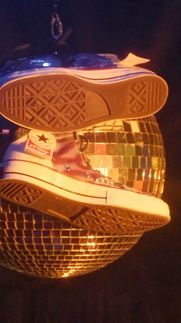 converseのインスタグラム：「The Chicago designer’s mission is to tell authentic stories through his work. On this collab, he tells his own—revisiting his artistic roots on the Chuck 70, Pro Leather and matching apparel and accessories.   The Chucks go back to where JFG got his start: bootleg graphic tees. Using t-shirt-like jersey material, Joe stitches together his history with a patchwork collage of old graphic-tee designs. The Pro Leather brings smooth retro finesse and disco vibes to the silhouette’s soulful legacy and showcases Joe’s expressive style.    The full collection is available December 17 at 10am EST on Converse.com」