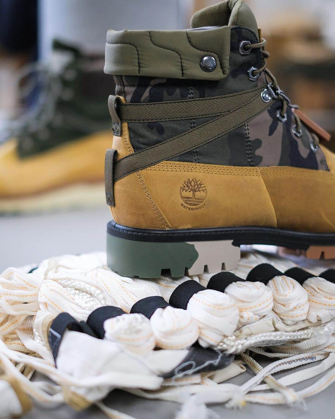 クリストファーレイバーンさんのインスタグラム写真 - (クリストファーレイバーンInstagram)「The @Timberland Earthkeepers® Edition waterproof EK+ Boots, beautifully captured by our friends at @propermag. These boots represent the highest level of eco-innovation, and are the perfect addition to everything RÆBURN.⁠ Available in both Men's and Women's styles, online and at the @Raeburn_Lab.⁠ -⁠ #RAEBURN #Timberland #NatureNeedsHeroes」12月16日 2時31分 - raeburn_design