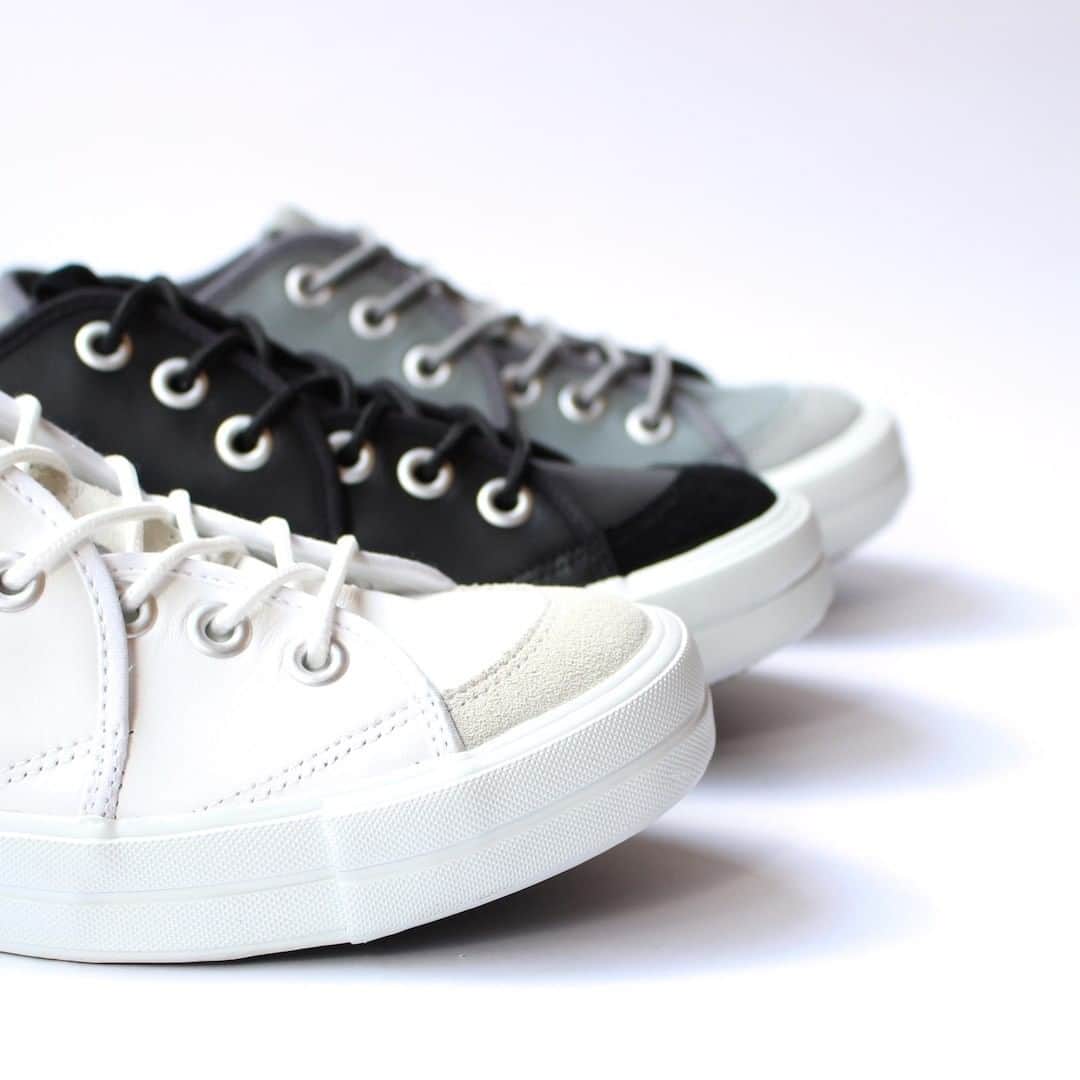 のインスタグラム：「【RFW 2020AW】  SANDWICH-LO LEATHER Color:White/Black/Grey Price:¥20,000＋TAX  2020年秋冬新作コレクションから、 アッパーに上質で柔らかなレザーを 使用したレザーシリーズが新登場。 しなやかな質感で最初から足馴染みが良く、 SANDWICH-LOをベースにしたレザーシリーズです。  www.rfwtokyo.com  #rfw #rfwtokyo #rhythmfootwear #sneaker #sneakers #kicks #instashoes #instakicks #sneakerhead #sneakerheads #nicekicks #sneakerfreak #kickstagram #2020aw #autum #winter #renewal #tokyo #rpm #rhythmprimarymarket #leather #sandwich #black #white #grey」