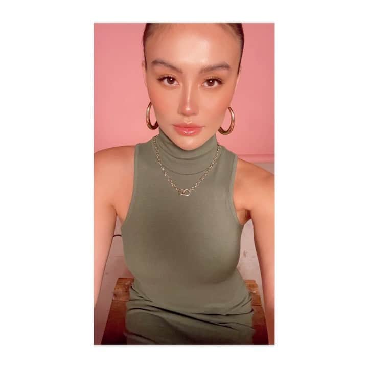 アグネス・モニカのインスタグラム：「🤍 (*too lazy to think of a caption*) . . #AGNEZMO #photoshoot」