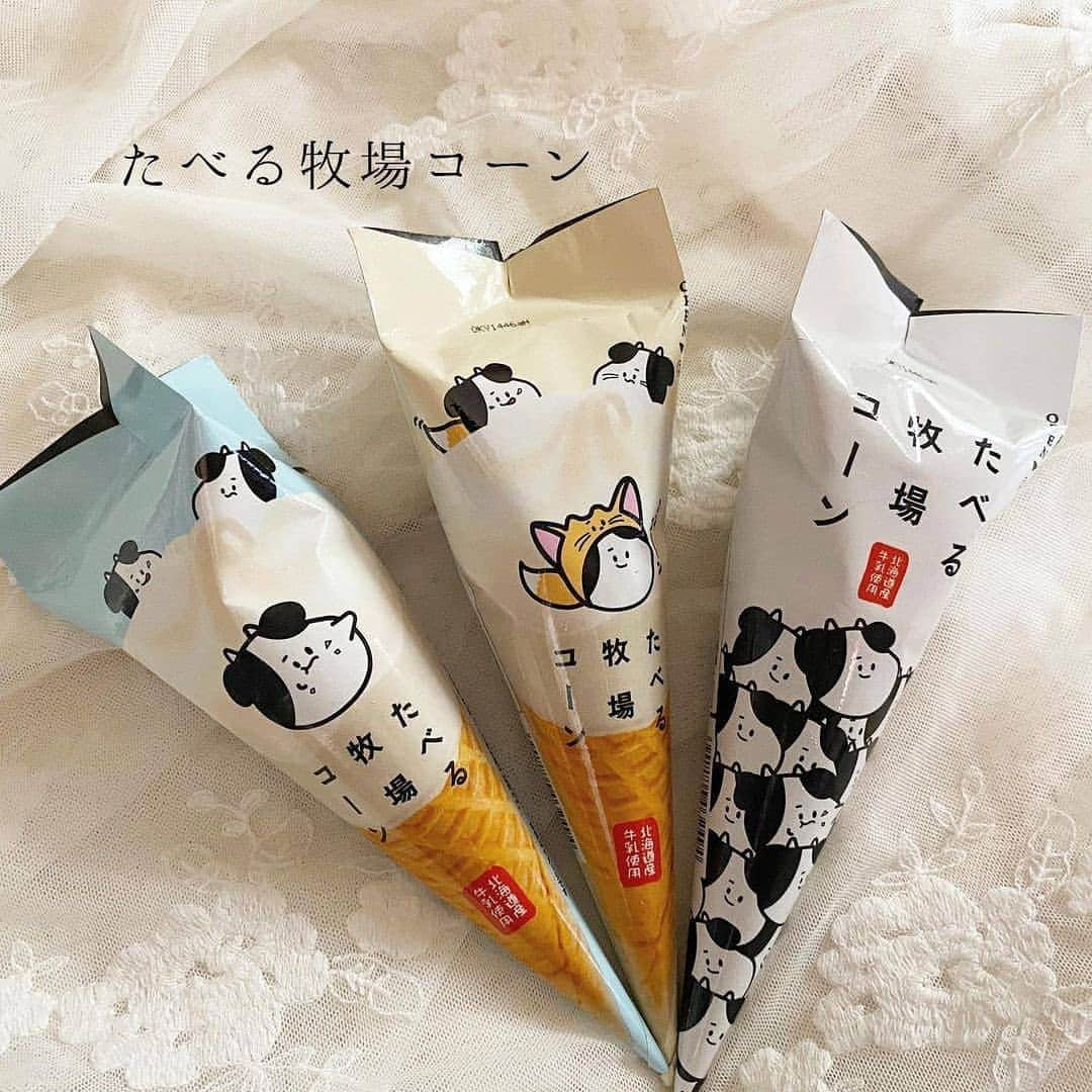 4meee!さんのインスタグラム写真 - (4meee!Instagram)「＼食べる牧場ミルクにコーンが登場したよ🐄🥛／﻿ ﻿ ﻿ ついにたべる牧場ミルクカップアイスがコーンアイスに🍦﻿ アイス部分はカップアイスと同様に牛乳56%を使用！﻿ コーン部分には小麦粉の一部に全粒粉を使用してるんだって😉✨﻿ ﻿ カップでアレンジを豊富にするのも楽しいけれど、サクサクザクザクなコーンとの相性ももちろん抜群🍦﻿ ﻿ ﻿ Thankyou🎀﻿﻿ ﻿@artmeiking ﻿﻿﻿ 流行りのアイテでムやスポットには　@4meee_com をタグ付けして投稿してください🎀﻿﻿﻿ .﻿﻿ #4MEEE#フォーミー#アラサー女子#女子力向上委員会﻿﻿﻿#社会人﻿ ﻿ #たべる牧場ミルク #たべる牧場コーン #ファミマ#ラクトアイス#アイスクリーム #まろやか#ミルク#familymart #instapic#instaphoto #instacute#yummy #artmeiking#コンビニアイス #コンビニ#お洒落さんと繋がりたい #韓国好きな人と繋がりたい #美味しいもの好きな人と繋がりたい﻿#アイス部#アイス🍨 #コンビニスイーツ新商品 #コンビニアイス部」12月15日 18時10分 - 4meee_com