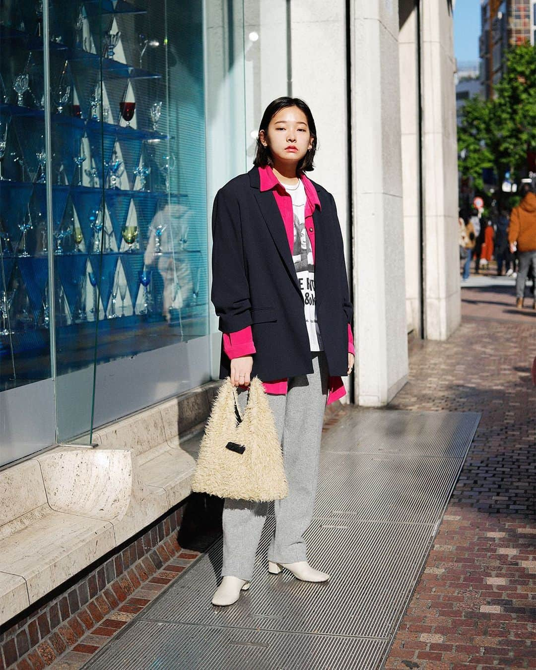 Droptokyoさんのインスタグラム写真 - (DroptokyoInstagram)「TOKYO STREET STYLE⁣⁣ ⁣ Name: @tokopeach Jacket: #Vintage Shirt: #aNIKI Top: #ADAMETROPE Pants: #AEWENMATOPH Shoes: #BEAUTYYOUTHUNITEDARROWS Bag: #MM6 #streetstyle#droptokyo#tokyo#japan#streetscene#streetfashion#streetwear#streetculture#fashion#ストリートファッション#コーディネート ⁣⁣ Photography: @yuri_horie_」12月15日 18時25分 - drop_tokyo