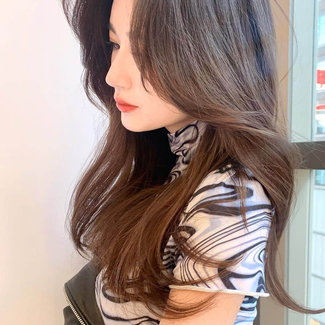 原涼香のインスタグラム：「× 𝐋𝐚𝐲𝐞𝐫 𝐜𝐮𝐭 上品な色気は𝒉𝒂𝒊𝒓でつくる。 ㅤㅤㅤㅤㅤㅤㅤㅤㅤㅤㅤㅤㅤ」