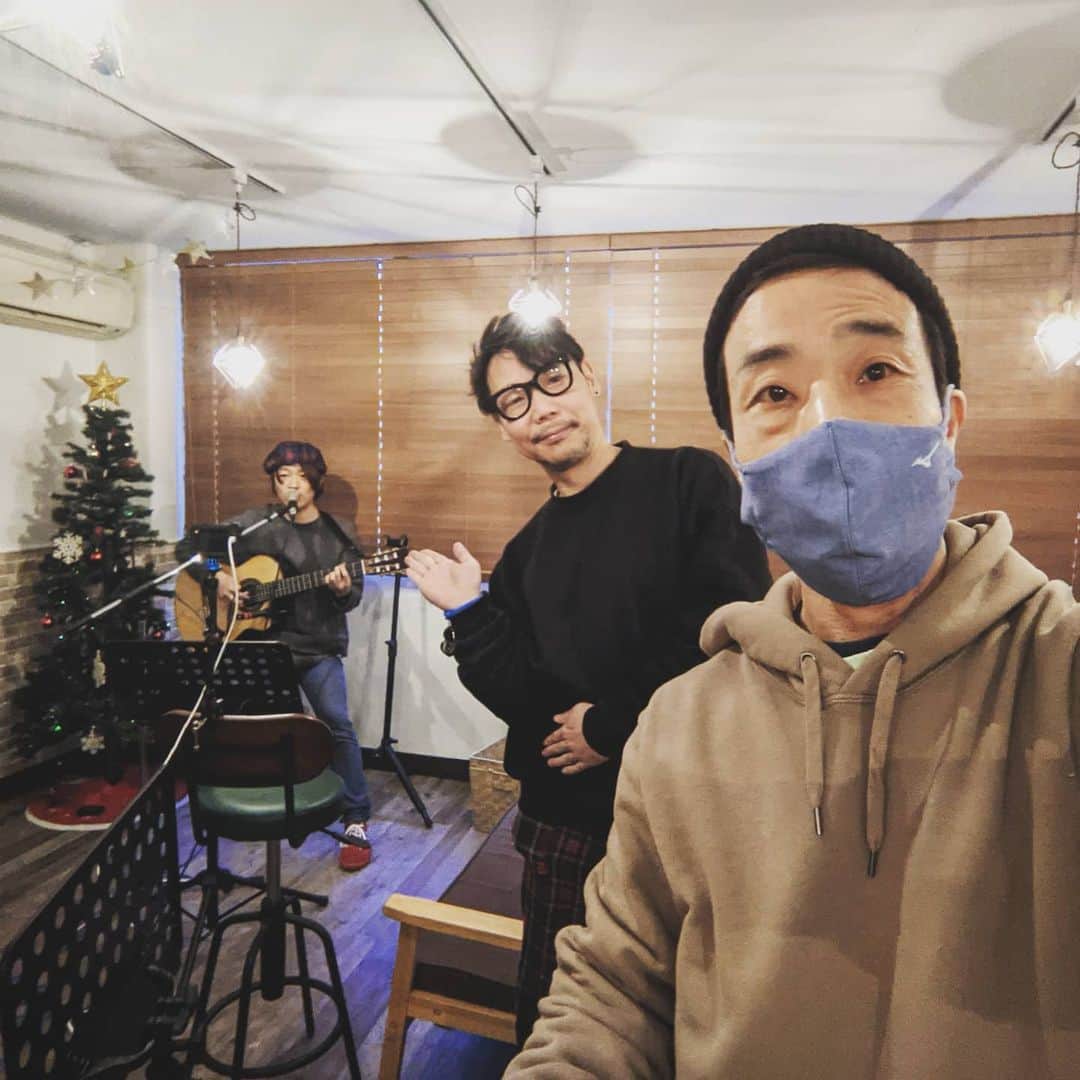 磯部正文のインスタグラム：「12/17(木) 20時～22時 GOOD PLACEと僕の共同企画 ｢Gear｣ マルチストリーミングで行うため  事前に同時テスト配信で色々と確認 無事に作業を終え  当日を楽しみに  当日は投げ銭システムも活用することになり  購入後にチャットで使えるイラストを描きました  よろしければ是非🤓  チケットは ¥2000 GOOD PLACEの企画特設サイトから購入してください よろしくお願いします  https://good-place.live/pages/gear」