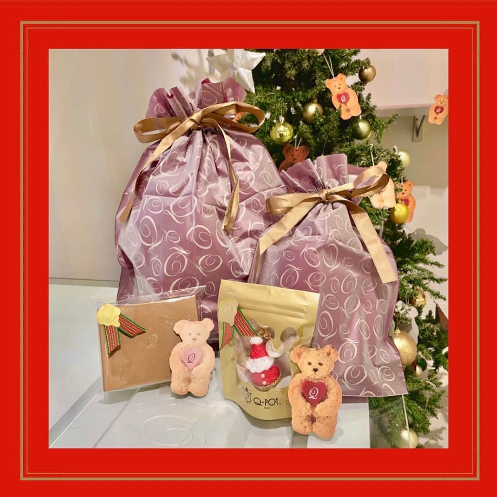 キューポットさんのインスタグラム写真 - (キューポットInstagram)「⭐️⭐️⭐️  【Holiday Campaign】✨ Free gift wrapping goods comes with every order! 🎁  ★Includes Original bag, ribbon & bear card  ※Limited numbers only, will be shipped randomly.   Choose gifts from our bio♪  #qpot #madeinjapan #onlineshopping #shopfromhome #christmas #christmasgift #christmasgifts #xmas #xmasgifts #xmaspresent #xmasgift」12月15日 18時53分 - press_qpot_international