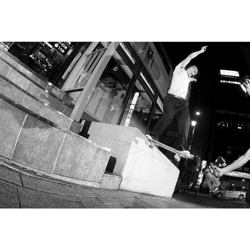 のインスタグラム：「UGLY WEAPON から当店ライダー、TOMOHIRO UENO の🆕パート映像が UP されました🔥要 check です💪詳しくはプロフィールリンクから当店ブログへ👈  #上野朋大 #tomohiroueno #uglyweapon #カリストライダー #skateboard #skateboarding #skater #カリフォルニアストリート #カリスト #スケートボード #スケボー #スケーター #californiastreet #calst」