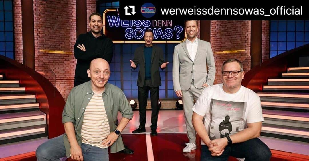 デイヴィッド・ギャレットさんのインスタグラム写真 - (デイヴィッド・ギャレットInstagram)「#Repost @werweissdennsowas_official ・・・ Musik liegt in der Luft! Und jede Menge Spaß noch dazu! Denn wir haben heute die Musiker David Garrett und Tom Gaebel an unseren Ratepulten sitzen.  Auf wen setzt Ihr? Wer gewinnt? Um kurz vor 18 Uhr geht's im Ersten los! . Foto: © ARD/Morris Mac Matzen . #Wwds #WerWeißDennSowas #Werweissdennsowas #davidgarrett #tv」12月15日 19時58分 - davidgarrettinsta