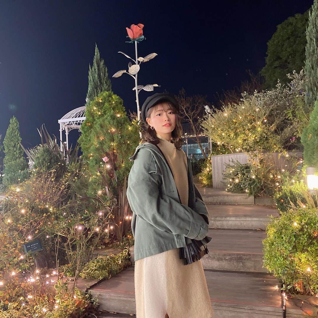 のインスタグラム：「背低くてニットワンピース着るの抵抗あったけど、着ちゃった🤭💓 ． (足を写さなければ 身長わからない！っていう撮り方です！←語彙力の無さ。笑) ． ． #私服 #ニットワンピース #六本木 #ニット #ootd #私服コーデ」
