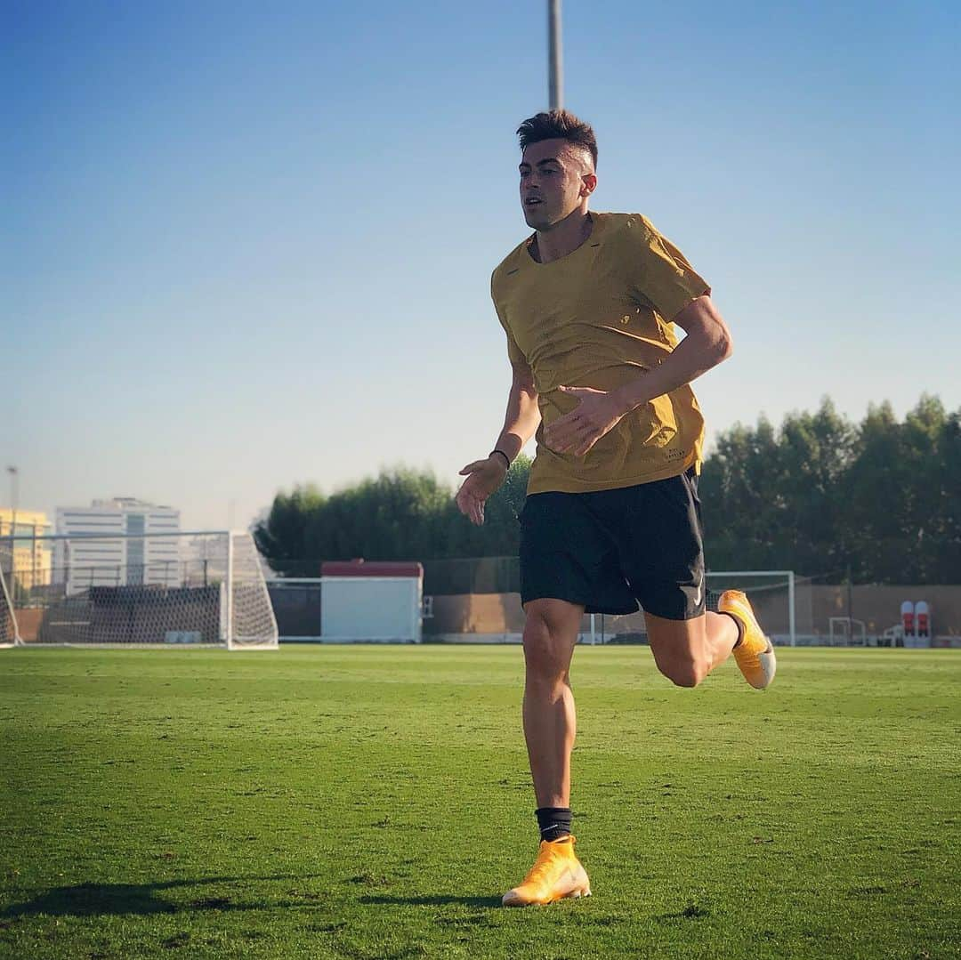 ステファン・エル・シャーラウィさんのインスタグラム写真 - (ステファン・エル・シャーラウィInstagram)「Workin’ ⚽️☀️🙌🏼  #Day3 #Training」12月15日 20時09分 - stewel92