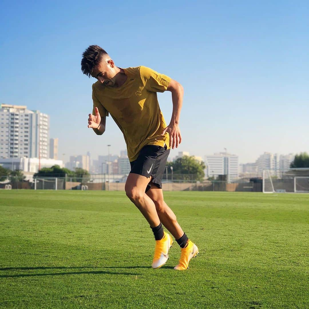 ステファン・エル・シャーラウィさんのインスタグラム写真 - (ステファン・エル・シャーラウィInstagram)「Workin’ ⚽️☀️🙌🏼  #Day3 #Training」12月15日 20時09分 - stewel92