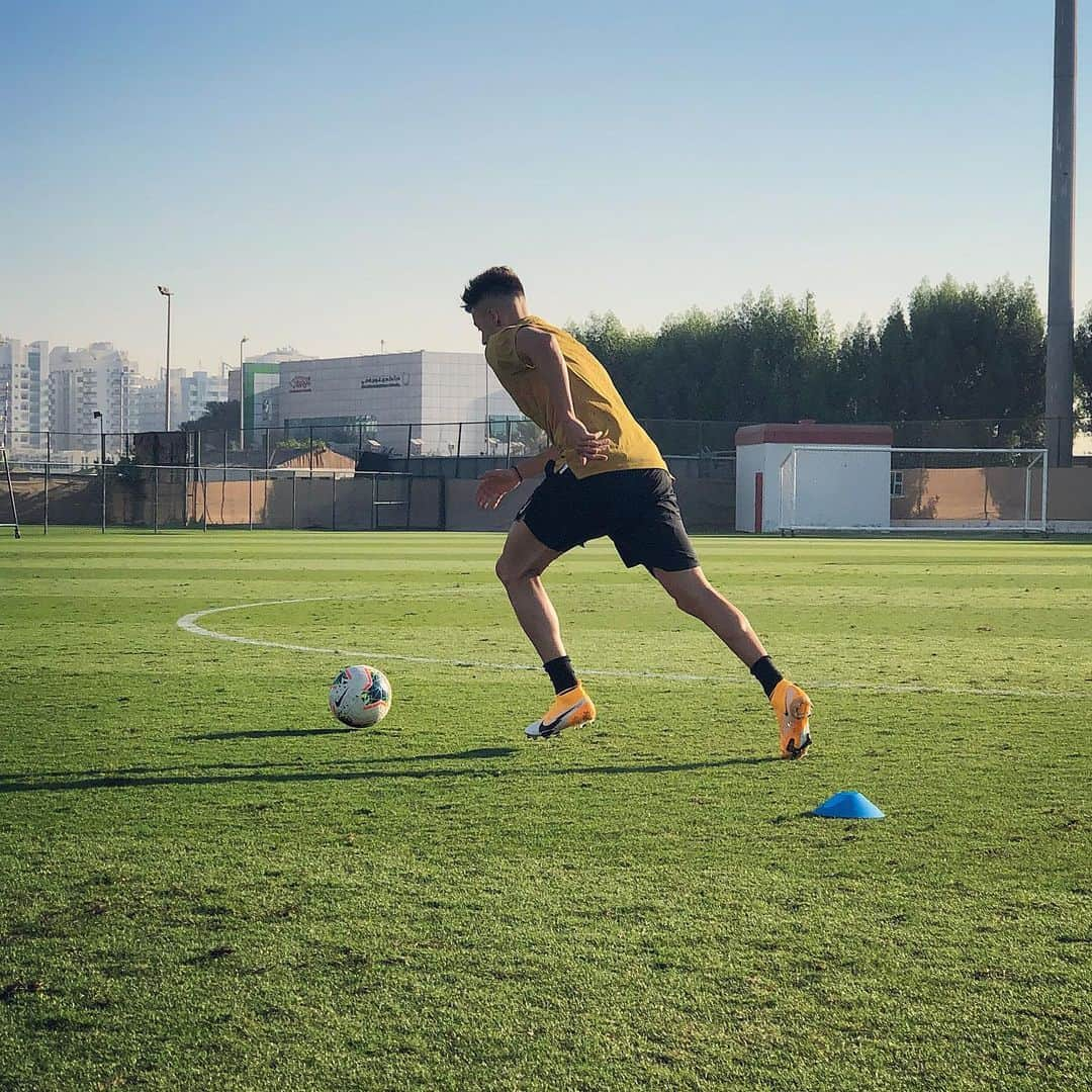 ステファン・エル・シャーラウィさんのインスタグラム写真 - (ステファン・エル・シャーラウィInstagram)「Workin’ ⚽️☀️🙌🏼  #Day3 #Training」12月15日 20時09分 - stewel92