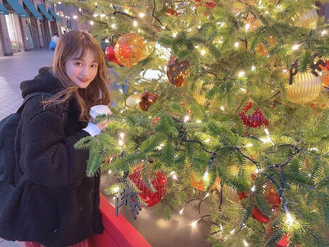 三浦菜々子さんのインスタグラム写真 - (三浦菜々子Instagram)「🎄  投稿頑張ろう期間なんだか続いてる気がする！！  #クリスマス #クリスマスツリー #今年もやってくる #楽しみだなぁ」12月15日 20時24分 - miura_nanako