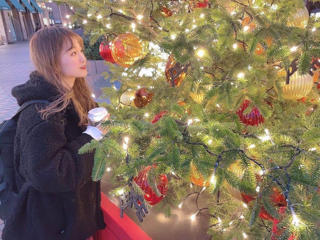 三浦菜々子さんのインスタグラム写真 - (三浦菜々子Instagram)「🎄  投稿頑張ろう期間なんだか続いてる気がする！！  #クリスマス #クリスマスツリー #今年もやってくる #楽しみだなぁ」12月15日 20時24分 - miura_nanako