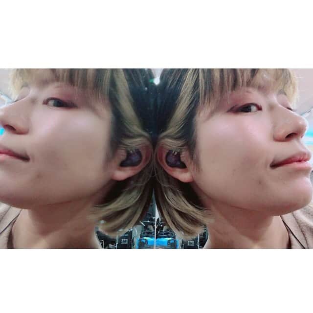 のインスタグラム：「ゲネ終了🎻 久しぶりのFITEARは耳の中👂最高〜✨✨ . お楽しみに待ってろ〜名古屋・大阪❤️ . 🥁🎻🎸🎹🎤 . #BIGMAMA #ゲネ終了 #FITEAR」